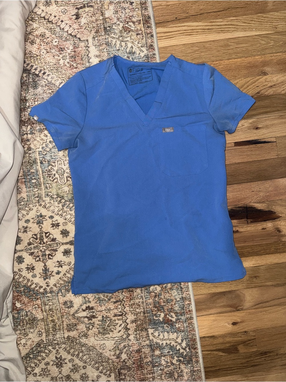 FIGS Women's V-Neck Scrub Top in ceil Blue